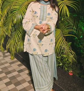 Stylish Flower Printed Farsi Kurta Set