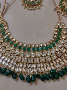 Stunning Kundan Necklace Set with Earrings