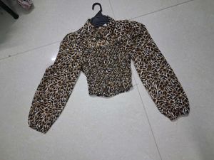 Stylish Leopard Print Smocked Top