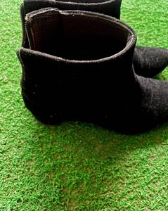 Chic Black Velvet Ankle Boots