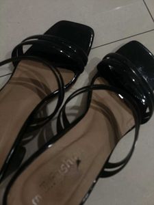 Chic Black Strappy Square Toe Flats