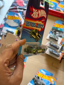 Hot Wheels Ultra Hots Datsun