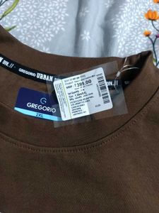 Brown t-shirt with tag