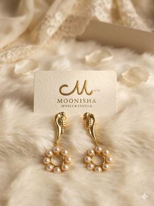 Elegant Pearl & Gold Tone Earrings