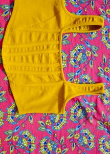 Stylish Yellow Textured medium  crop top