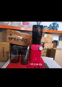 NUUK Red Self-Feeding Slow Juicer
