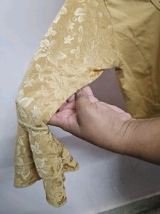 Readymade Blouse.it is expandable.3/4 Frill Sleeve