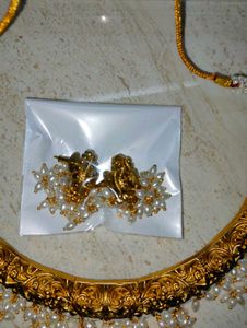 NEW 3168  guttapusalu designer hasli with stud