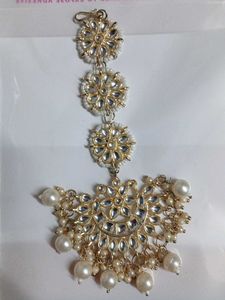 Elegant Kundan &amp; Pearl Maang Tikka