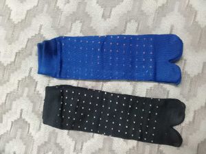 Unused 2 pair polka dots printed ankle socks