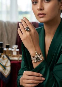Stunning Statement Ring with Bracelet