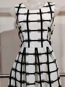 Chic Plaid Sleeveless Dress