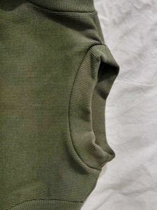 Sleeveless Mock Neck Crop Top