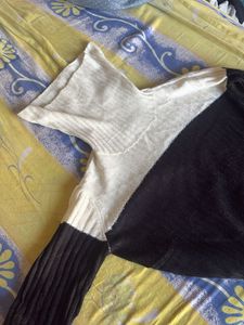 Stylish Color Block Turtleneck Sweater