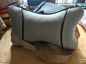 2 car seat neck pillows