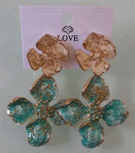Floral Dangle Earrings💙