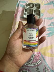 The Love hand gel