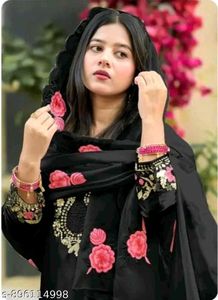 Elegant Black Kurta Set with Floral Embroidery