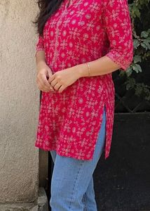 Vibrant Pink Floral Print Kurta