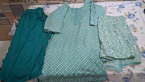 Teal &amp; White Printed Kurta Set