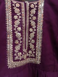Elegant Purple Embroidered Kurta Set L size