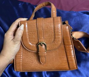 Steve Madden sling Bag
