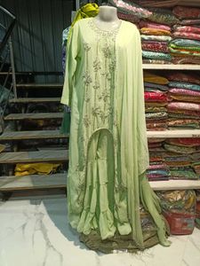 Elegant Lime Green Embroidered Kurta Set XL