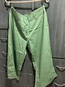 Capris Green