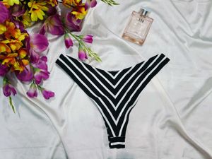🇳🇿💫🎀Black and White Striped Thong Panty