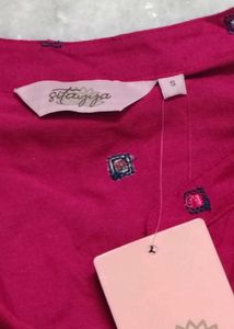 Sitayya Women's Fuchsia Embroidered A-Line Kurta