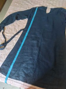 Elegant Navy Kurta with Floral Embroidery