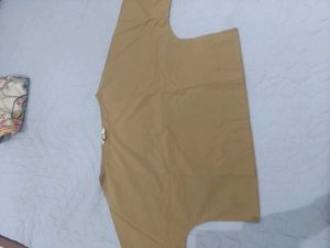 Uniqlo Beige T-Shirt