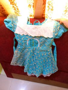 set of 10 kids clothes (2-4 years)