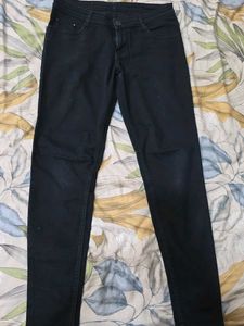Classic Black Skinny Jeans