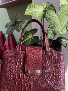 Chic Embossed Leather Handbag