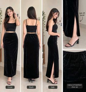 Elegant Black Velvet Maxi Skirt with Slit