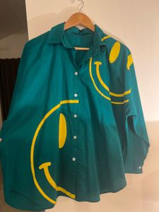 Green Smiley Face Button-Up Shirt - Free size