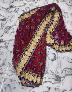 Elegant Embroidered Saree 🌹