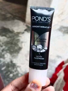 Pond's Bright Miracle Facewash