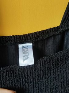 Chic Black Textured Scalloped Crop Top