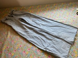 Article-1 Zara Light Wash Denim Jeans.