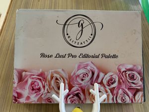 ROSE LUST PRO EYESHADOW PALETTE