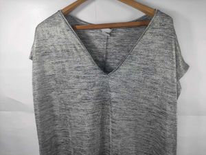 ✨ H&amp;M Grey V-Neck Top ✨