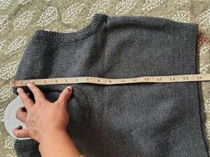 Dark Grey Sleeveless Knit Vest
