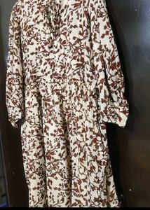 Brown🟤 Printed Dress For Girl Or Women 46 Bust
