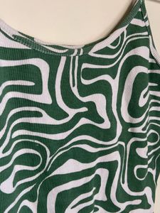 Green &amp; White Swirl Crop Top