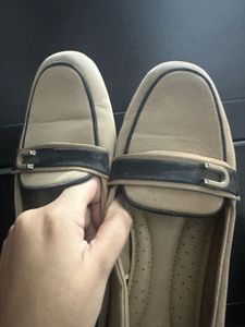 Comfortable Tan Loafers with Black Accent