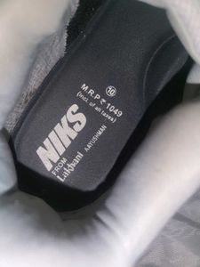 Niks Lakhani Running Shoes - Size 10