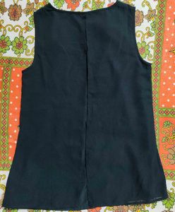 Unique Graphic Print Sleeveless Top