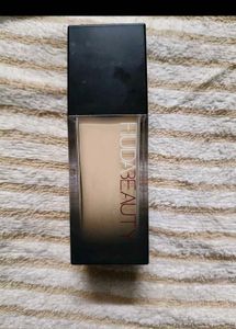 Huda Beauty Foundation Bottle